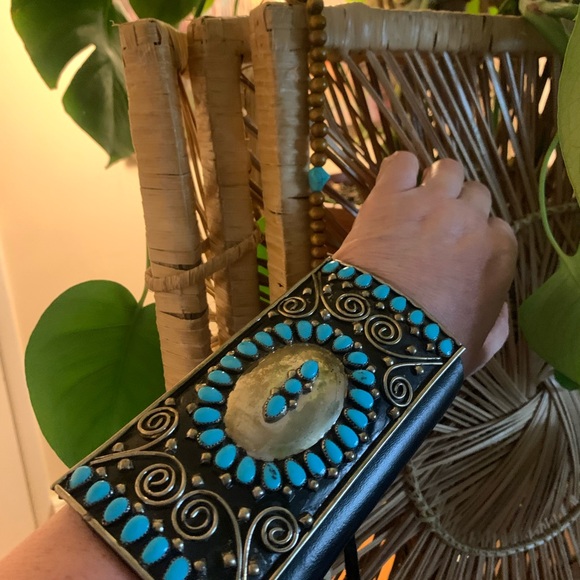 Contemporary Ketoh Arm Guard- - Picture 4 of 10